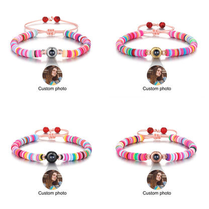 Projektionsarmband mit Anhänger – handgefertigt aus farbigem Polymer