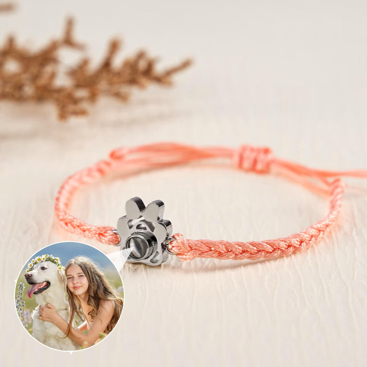 Geflochtenes Hundekralle-Armband mit Foto-Projektion